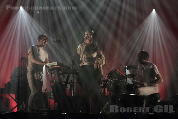 CARIBOU - 2014-11-01 - PARIS - Grande Halle de La Villette - Brad Weber - Daniel Victor Snaith